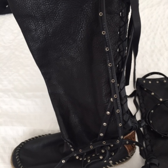 Prada fringe purse......Hector boots 7.5 size - Picture 6 of 8